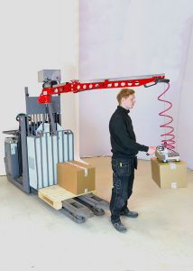 Speedy Picker has a flexible jib crane