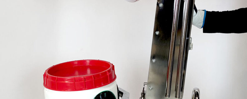 Gripper for drums from the side